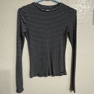 Hollister Slim Long Sleeve Tee XS